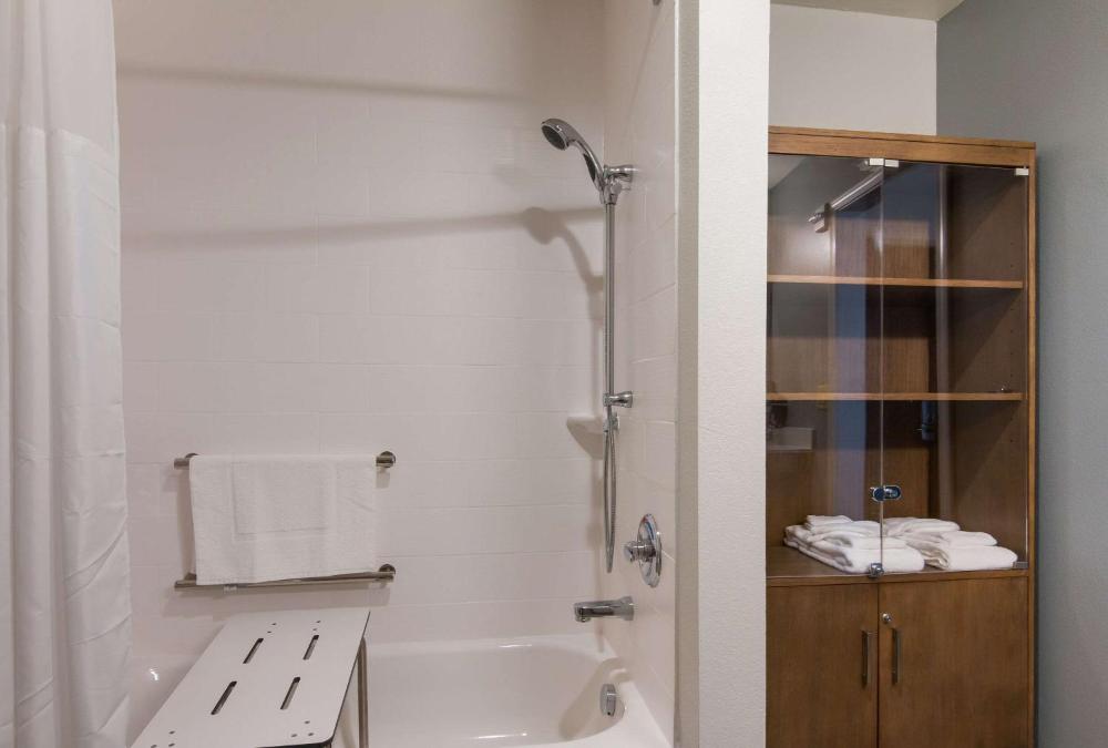 King Suite - Accessible/Non-Smoking interior